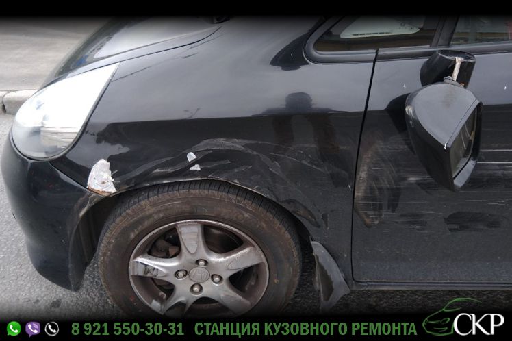 Восстановление левой части кузова Хонда Джаз (Honda Jazz) в СПб в автосервисе СКР.